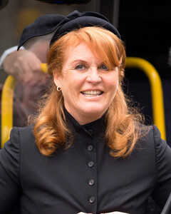 Сара Фергюсон присоединилась к бывшему мужу принцу Эндрю на памятных мероприятиях в честь Елизаветы II