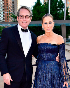 Сара Джессика Паркер объяснила, почему она никогда не рассказывает о своём браке с Мэтью Бродериком