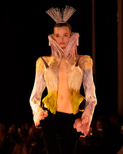 Дэниел Розберри усиливает позиции Schiaparelli: кутюр как зрелище и вызов