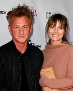 Шон Пенн и Лейла Джордж окончательно оформили развод после двух лет брака