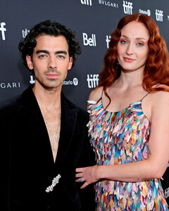 Софи Тёрнер и Джо Джонас собираются разводиться после 4 лет брака