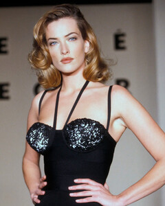 Супермодель Татьяна Патитц умерла в возрасте 56 лет