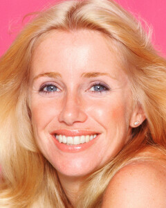 Сюзанн Сомерс проиграла борьбу с раком на 76-м году жизни