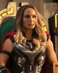 Связь есть? Новый кадр из фильма «Тор: Любовь и гром» намекает на «Чёрную пантеру 2» и «Лунного рыцаря»