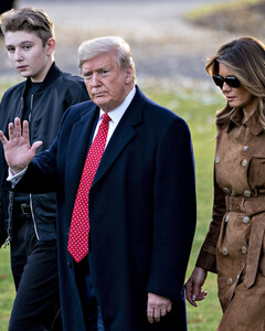 Сын Дональда и Мелании Трамп тоже переболел коронавирусом