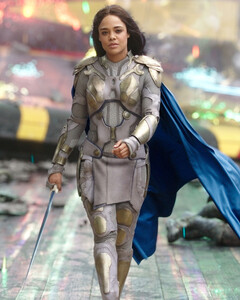 Тесса Томпсон выступила за расовое и ЛГБТ-разнообразие героев Marvel