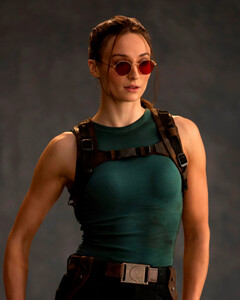 Съёмки перезапуска «Лары Крофт» приостановили из-за травмы Софи Тёрнер