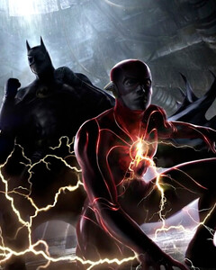 Второй шанс! Warner Bros. показала первый постер «Флэша» с участием Эзры Миллера