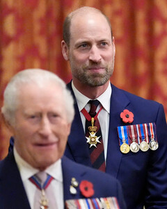 Отцы и дети: Король Карл III недоволен разговорами о передаче трона принцу Уильяму