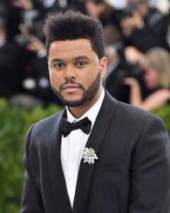 Заразительный пример: The Weeknd подумывает сменить имя, как Канье Уэст