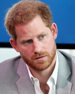 Отец Меган Маркл уверен, что своими мемуарами Гарри хочет обидеть бабушку