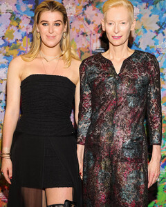 Тильда Суинтон одолжила дочери свою одежду 80-х годов для съёмок фильма «Сувенир: часть II»