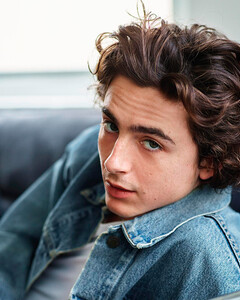 Тимоти Шаламе опубликовал в социальных сетях загадочную запись с совместными инициалами — своими и Chanel