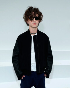 Тимоти Шаламе неожиданно появился на Неделе моды в Париже