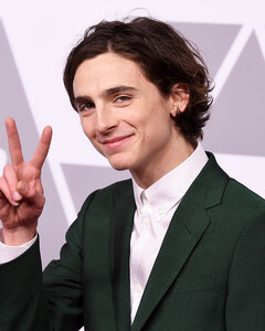 Тимоти Шаламе рассказал, что играет сам с собой, и показал, как это делает