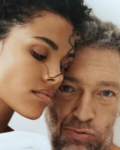 Тина Кунаки и Венсан Кассель выпустят коллекцию унисекс-одежды для The Kooples