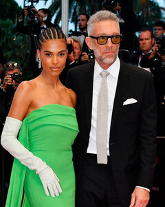 Пара, которую ждали: Тина Кунаки и Венсан Кассель покорили Каннский кинофестиваль