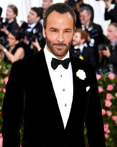 Тому Форду 59! Вспоминаем других привлекательных мужчин-дизайнеров