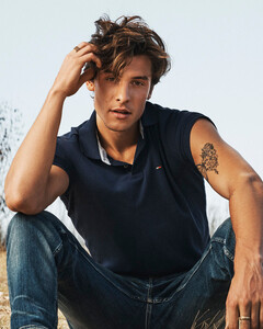 Tommy Hilfiger анонсировал глобальное партнёрство с Шоном Мендесом