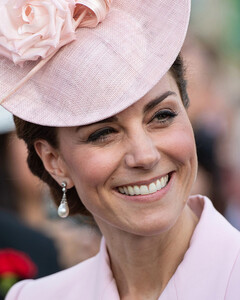 Дядя Кейт Миддлтон встал на защиту племянницы после интервью Меган Маркл