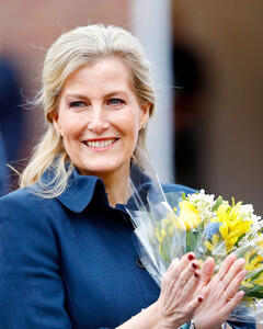 В гости к Сассекским: Графиня Софи Уэссекская отправится в Нью-Йорк на мероприятие по защите прав женщин Содружества