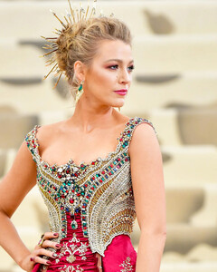 Ведущими Met Gala 2022 станут Блейк Лайвли, Райан Рейнольдс, Реджина Кинг и Лин-Мануэль Миранда