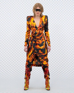 Дочь Ренаты Литвиновой снялась в лукбуке Vetements