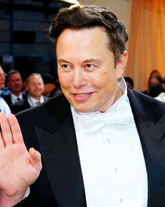 «Вы все там мошенники!»: почему Илон Маск ищет основания для отказа от приобретения Twitter?