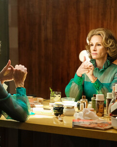 Вышел первый трейлер сериала «Газлит» с Джулией Робертс в роли бесстрашной Марты Митчелл