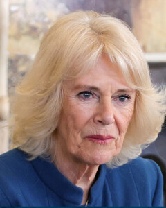 Старость или болезнь: почему у Камиллы Паркер-Боулз трясутся руки?