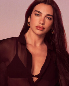 Дуа Липа стала лицом нового аромата от YSL Beauty