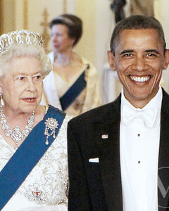 Не вписался в расписание: как Елизавета II выпроводила Барака Обаму, потому что хотела лечь спать?