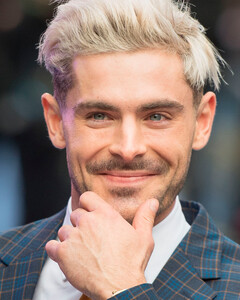 Пластика или нет? Зак Эфрон признался, делал ли он операцию на челюсти