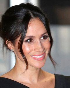 «Это похоже на поклонение»: журналисты выяснили, чей стиль любит копировать Меган Маркл