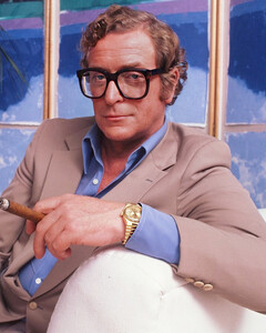 Золотые часы Rolex Oysterquartz британского актёра Майкла Кейна побили мировой рекорд на аукционе Bonhams