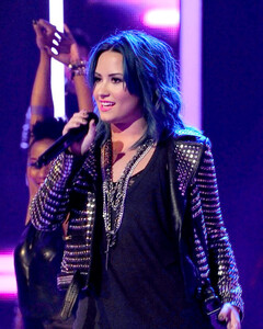 Деми Ловато сыграет исландскую певицу в фильме про «Евровидение»