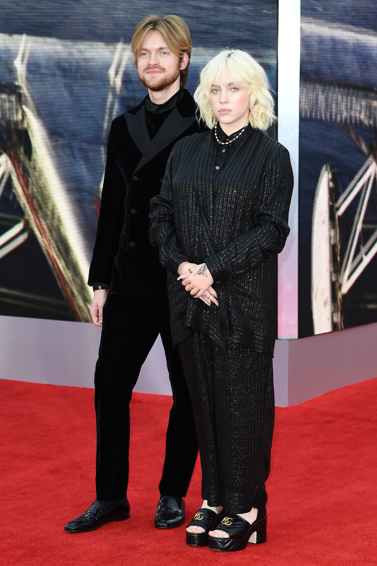 Финнеас О'Коннелл и Билли Эйлиш на мировой премьере фильма «Не время умирать», в королевском Альберт-холле, в Лондоне, 28 сентября 2021