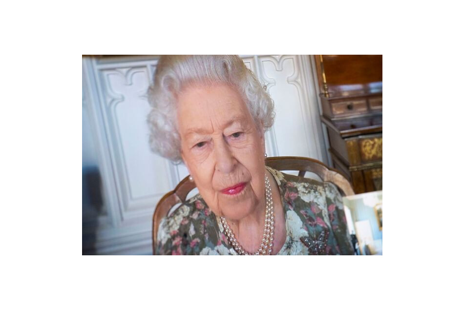 Елизавета II познакомилась с внучкой Лилибет