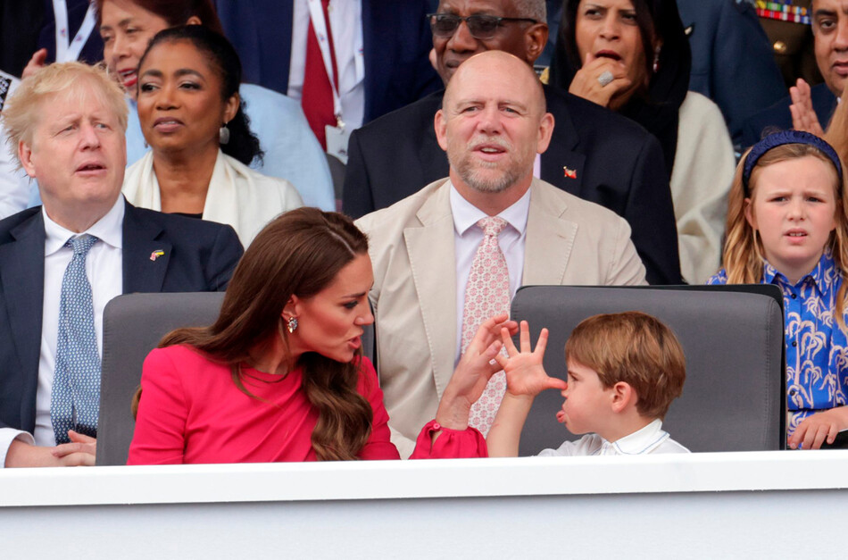 Майк Тиндалл, Кейт Миддлтон и принц Луи во время Платинового юбилея Елизаветы II, 2022