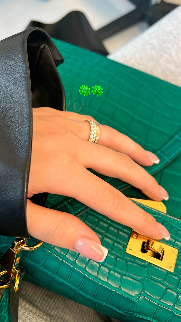 Кайли Дженнер спровоцировала слухи о помолвке с Трэвисом Скоттом