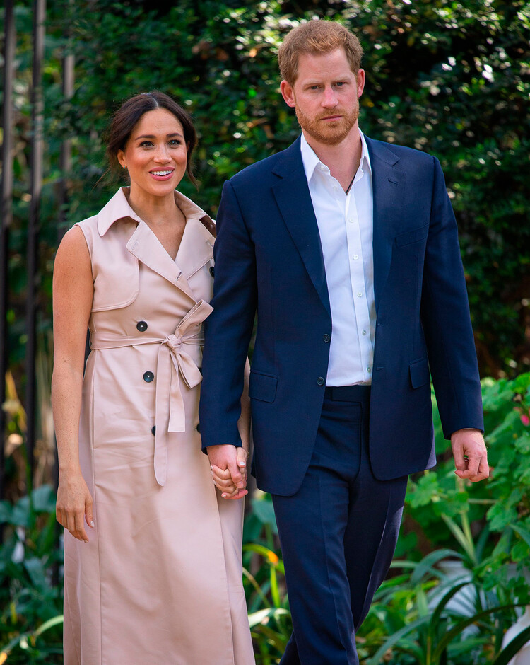 Герцог и герцогиня Сассекские посещают творческий и деловой прием в резиденции Верховного комиссара Великобритании в Йоханнесбурге, Южная Африка, на 10-й день своего турне по Африке 23 сентября 2019г.