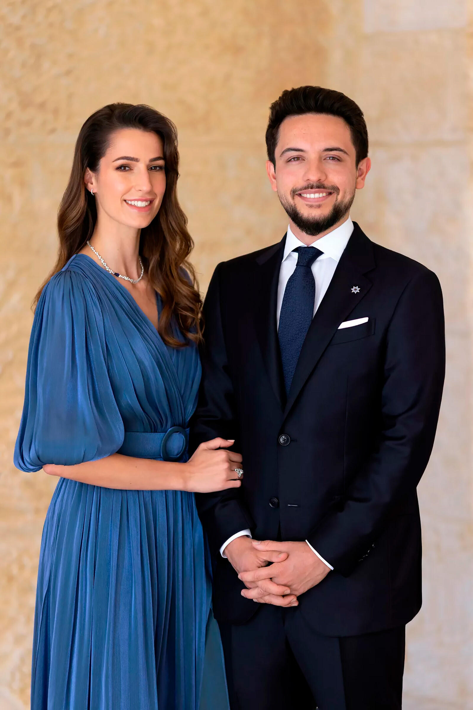 Официальный протрет принца Хусейна и Раджвы Алсейф