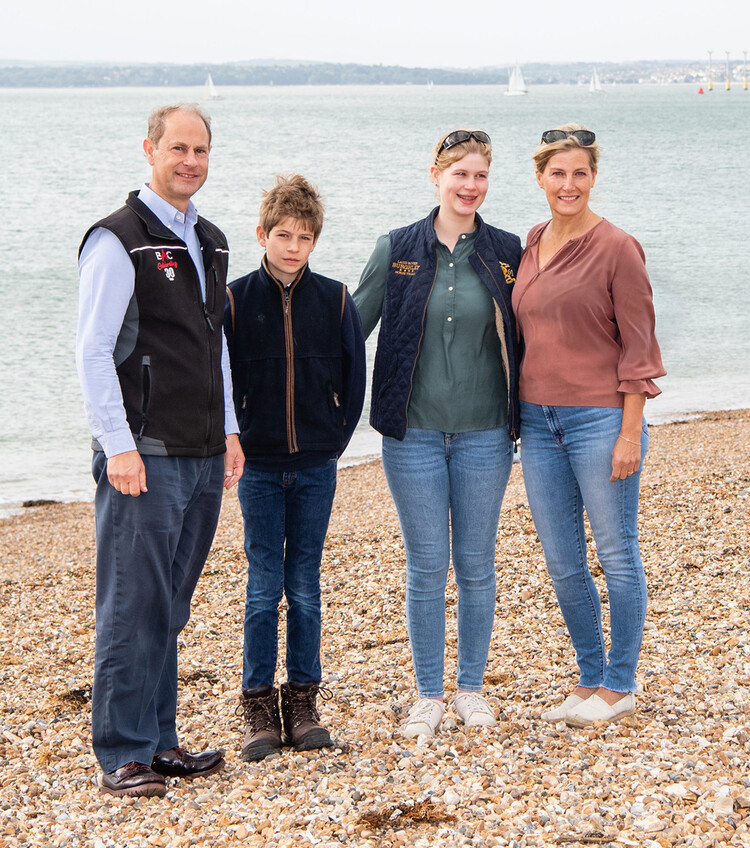 Принц Эдвард, Джеймс виконт Северн, леди Луиза и Софи, графиня Уэссекская