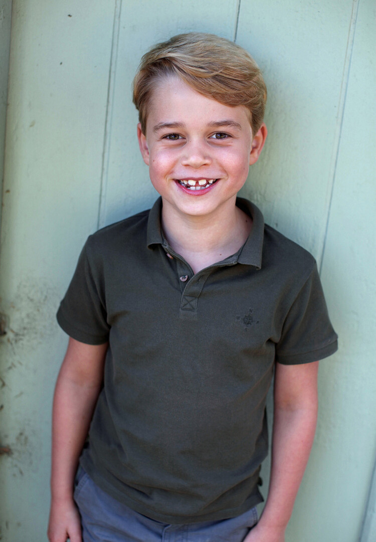 Принц Джордж стал образцом для подражания младших детей