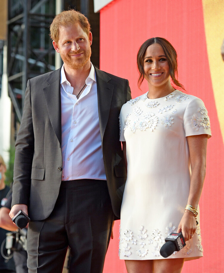 Принц Гарри и Меган Маркл наконец опубликовали фото малышки Лилибет