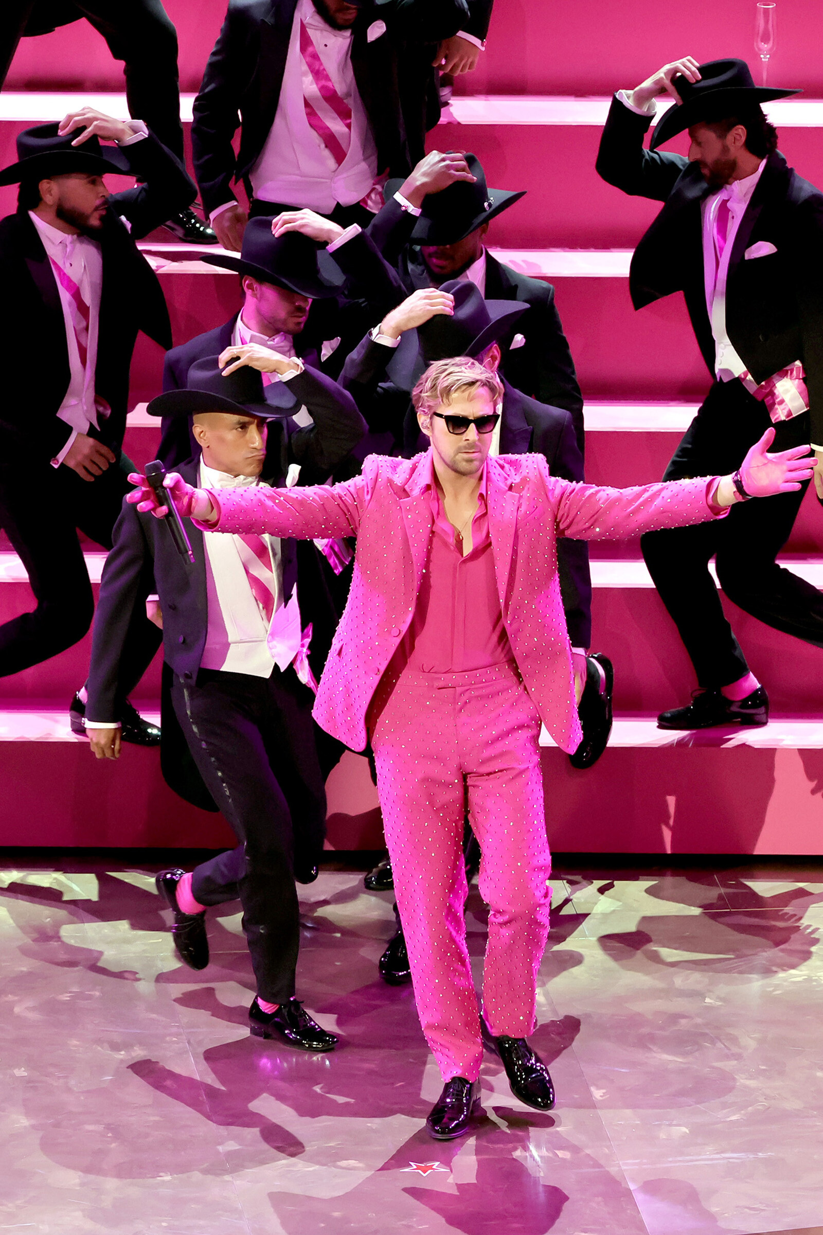 Ryan-Gosling-Oscar-2024-performance-01-Mainstyle.jpg