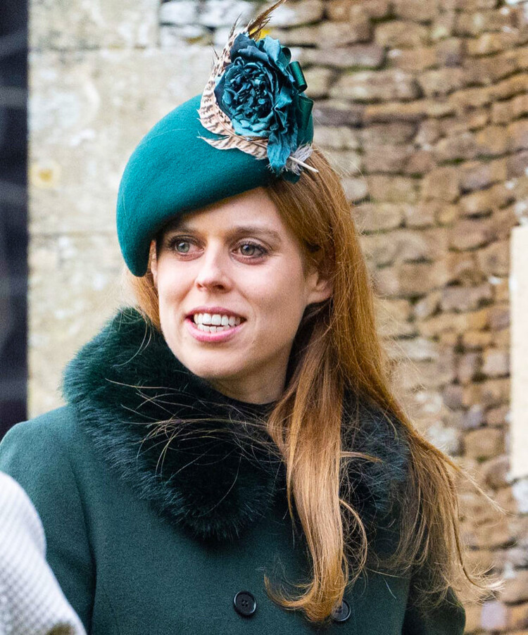 Неслыханная дерзость: принцесса Беатрис пригласила на королевское Рождество своего пасынка Кристофера