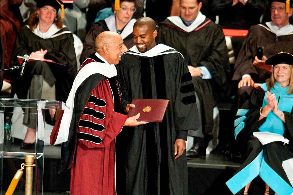 Школа Института искусств Чикаго аннулировала почетную степень Канье Уэста