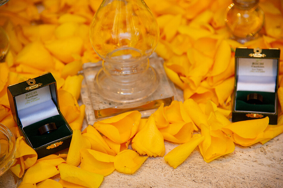 Обручальное кольцо Николаса Кейджа и Рико Шибата 16 февраля 2022 г., Лас-Вегас, США