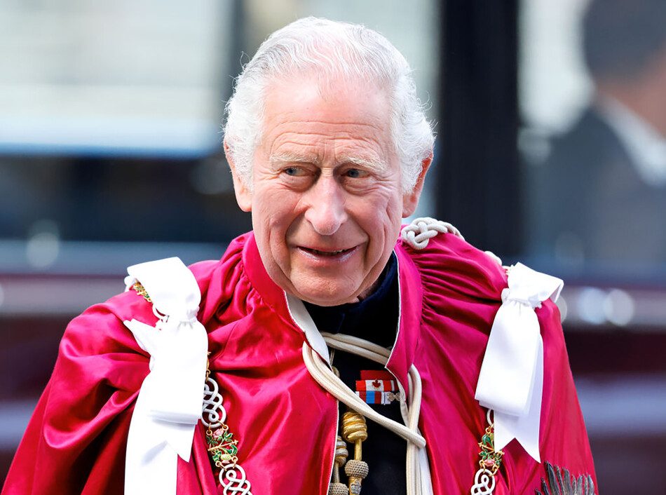 Карл III ввёл новый королевский шифр после смерти Елизаветы II